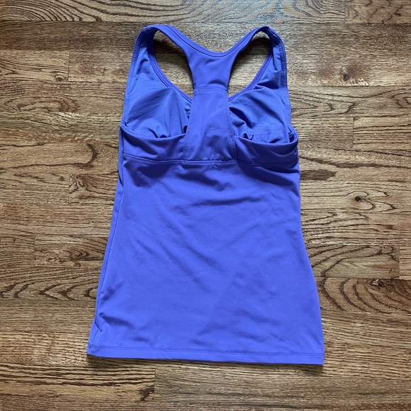 Gap Body Workout Tank with built in bra - Picture 2 of 2